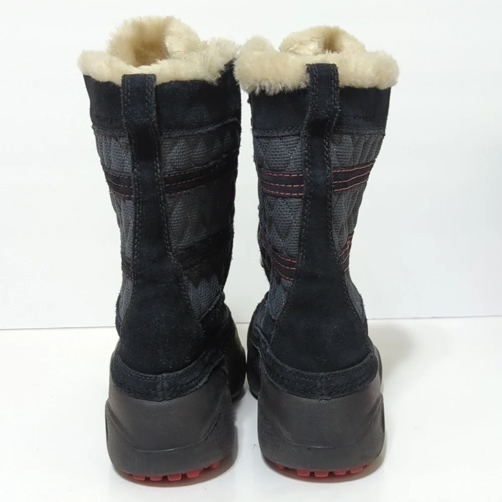 Columbia Tech Lite black/charcoal boots big girl size 5 EU 37.5